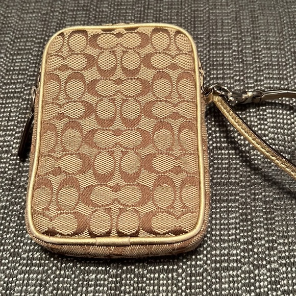 Coach Wristlet - Picture 3 of 9